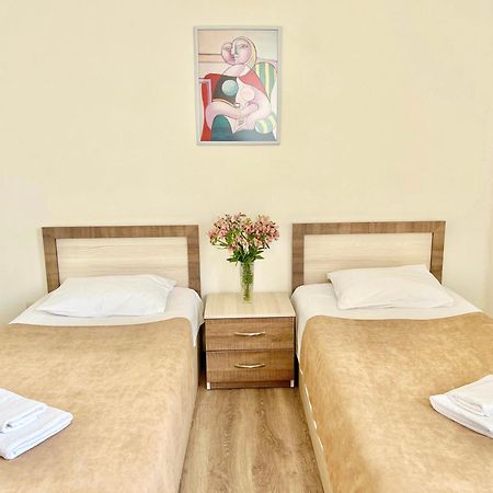 Hotel Mireosi Батуми Экстерьер фото