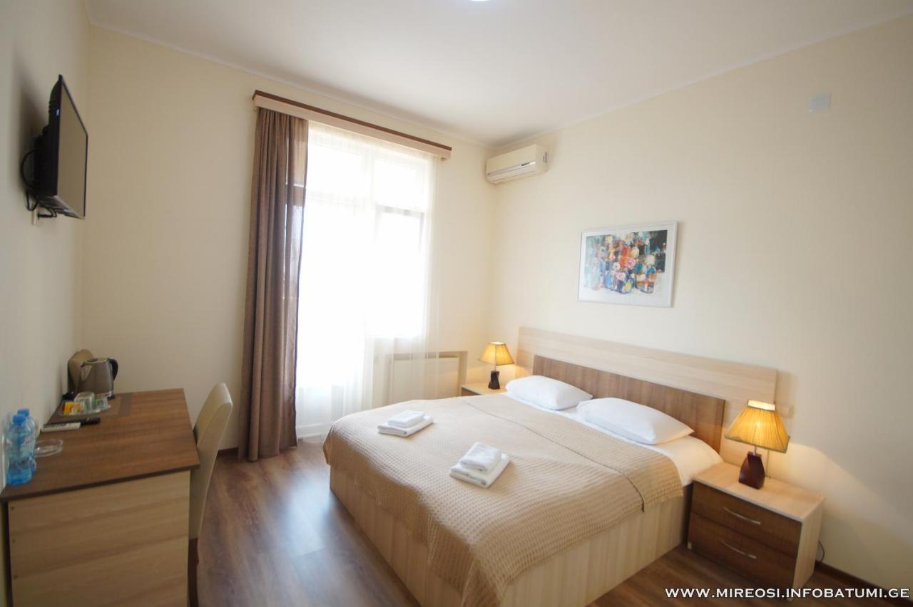 Hotel Mireosi Батуми Экстерьер фото
