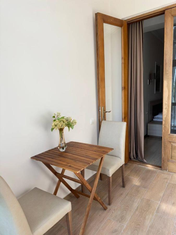 Hotel Mireosi Батуми Экстерьер фото