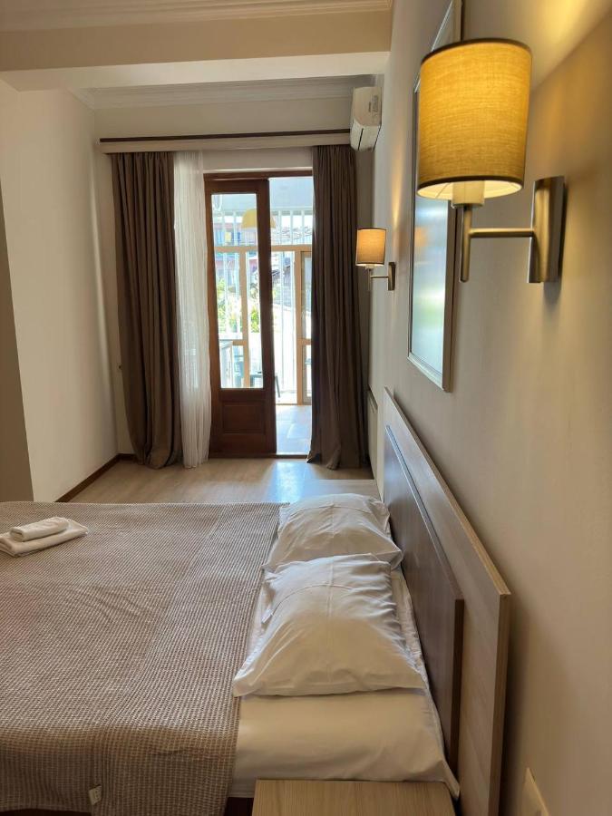 Hotel Mireosi Батуми Экстерьер фото