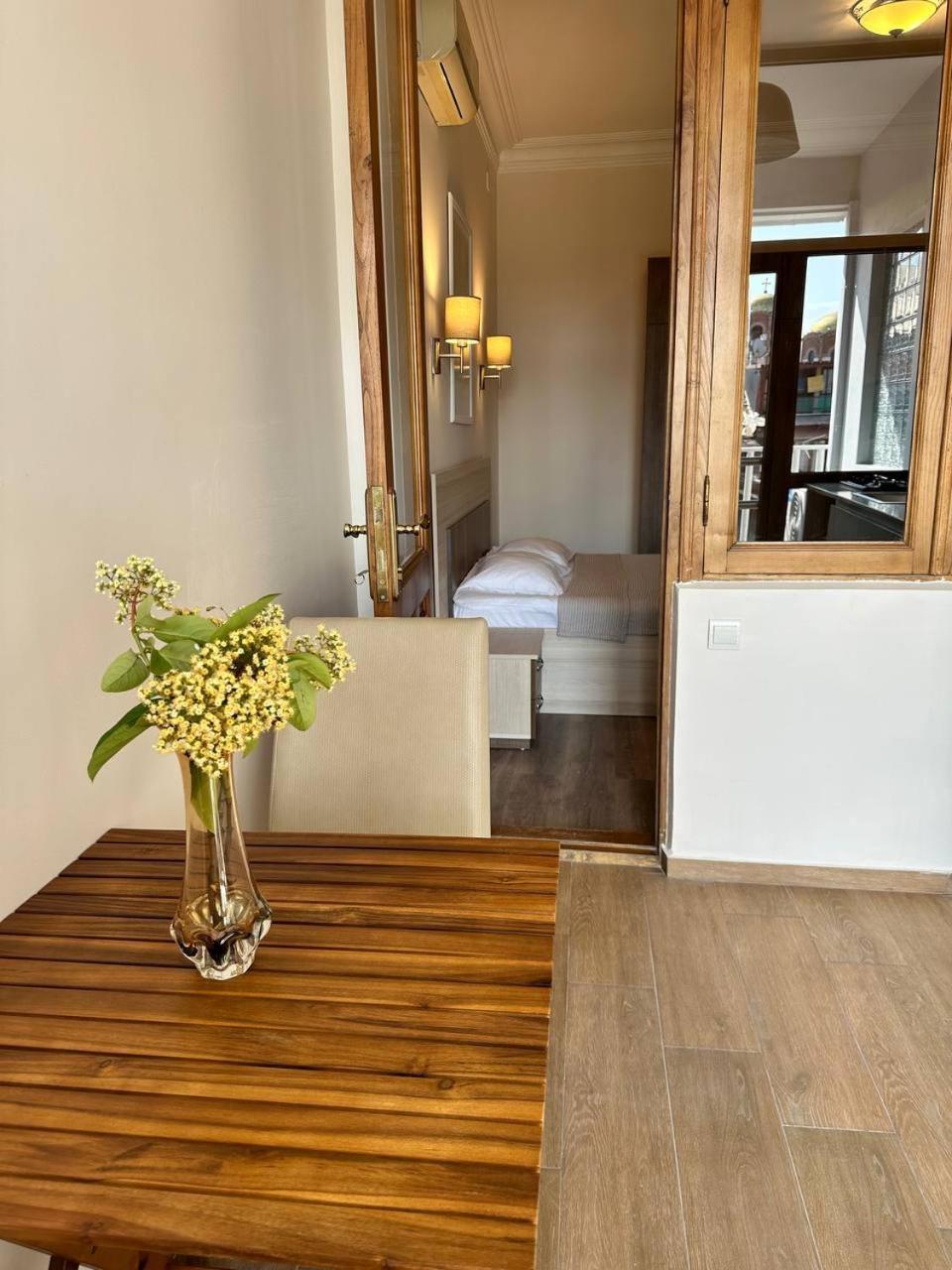 Hotel Mireosi Батуми Экстерьер фото