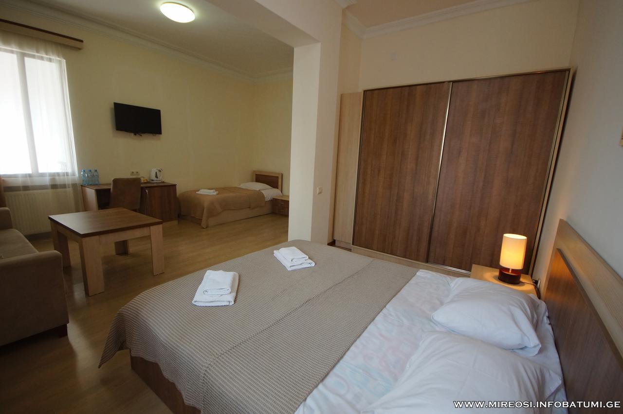 Hotel Mireosi Батуми Экстерьер фото