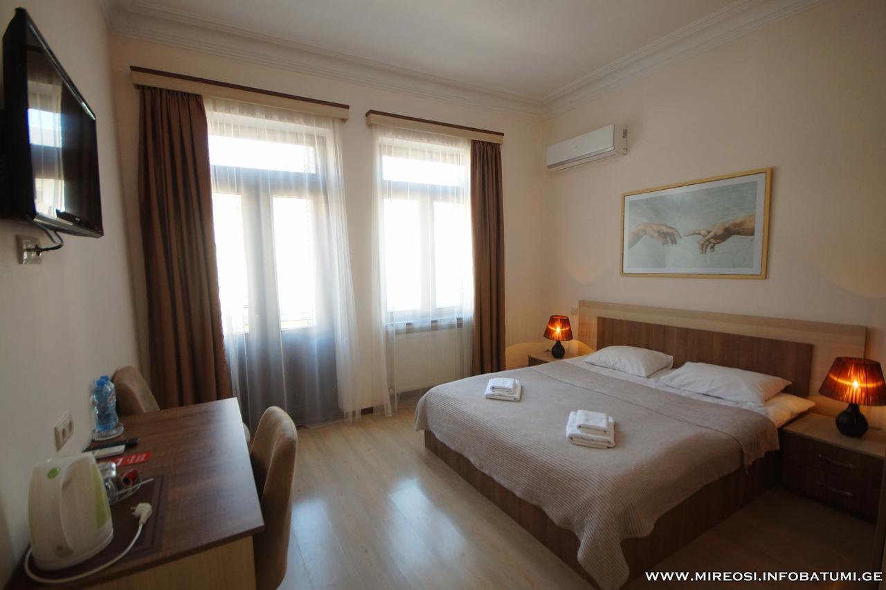 Hotel Mireosi Батуми Экстерьер фото