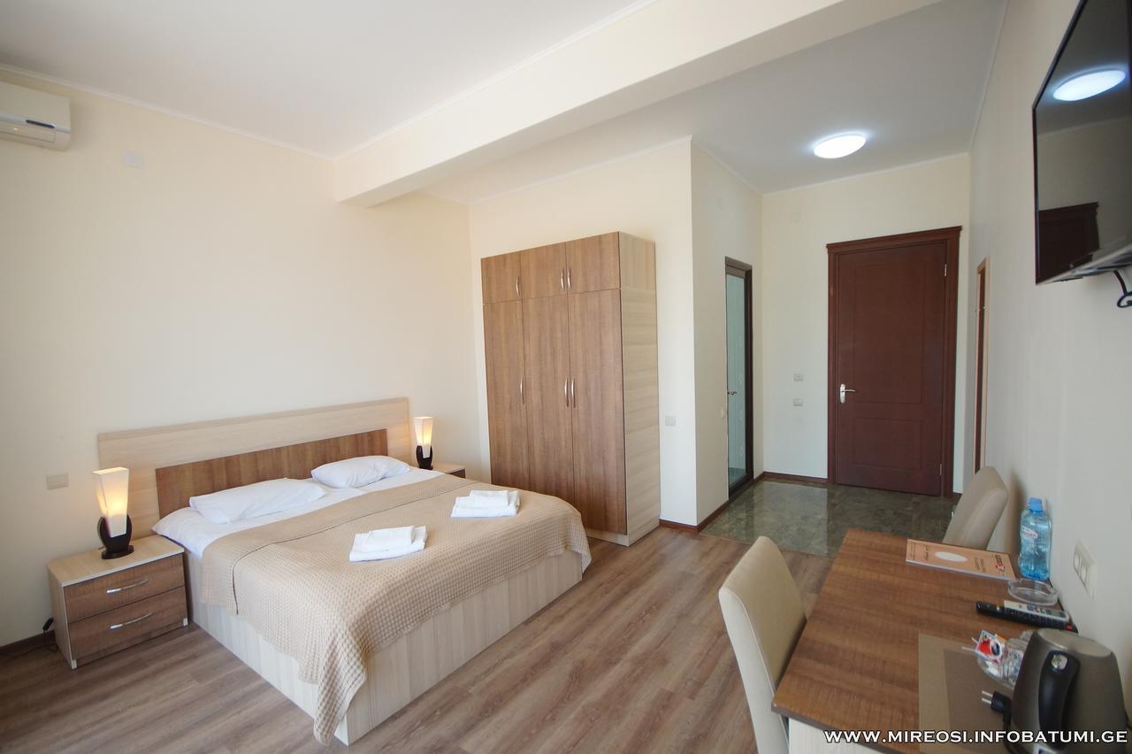 Hotel Mireosi Батуми Экстерьер фото
